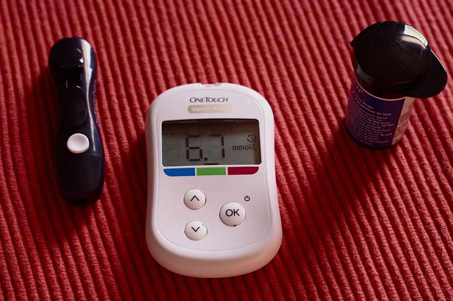 Blood sugar monitoring device